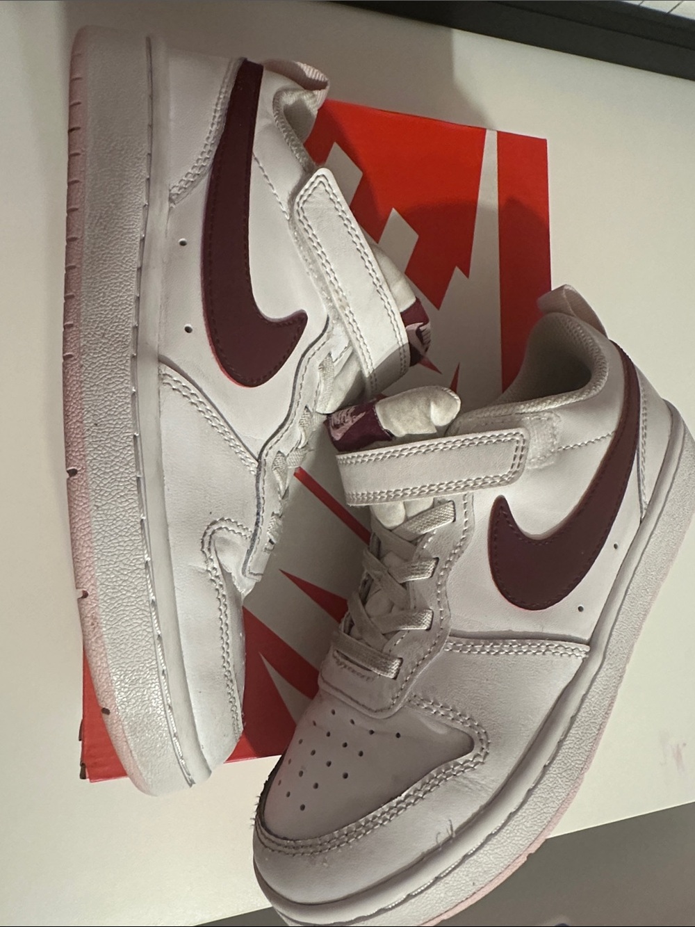 Nike Kids White and Maroon Low-Top Sneakers with Easy Strap